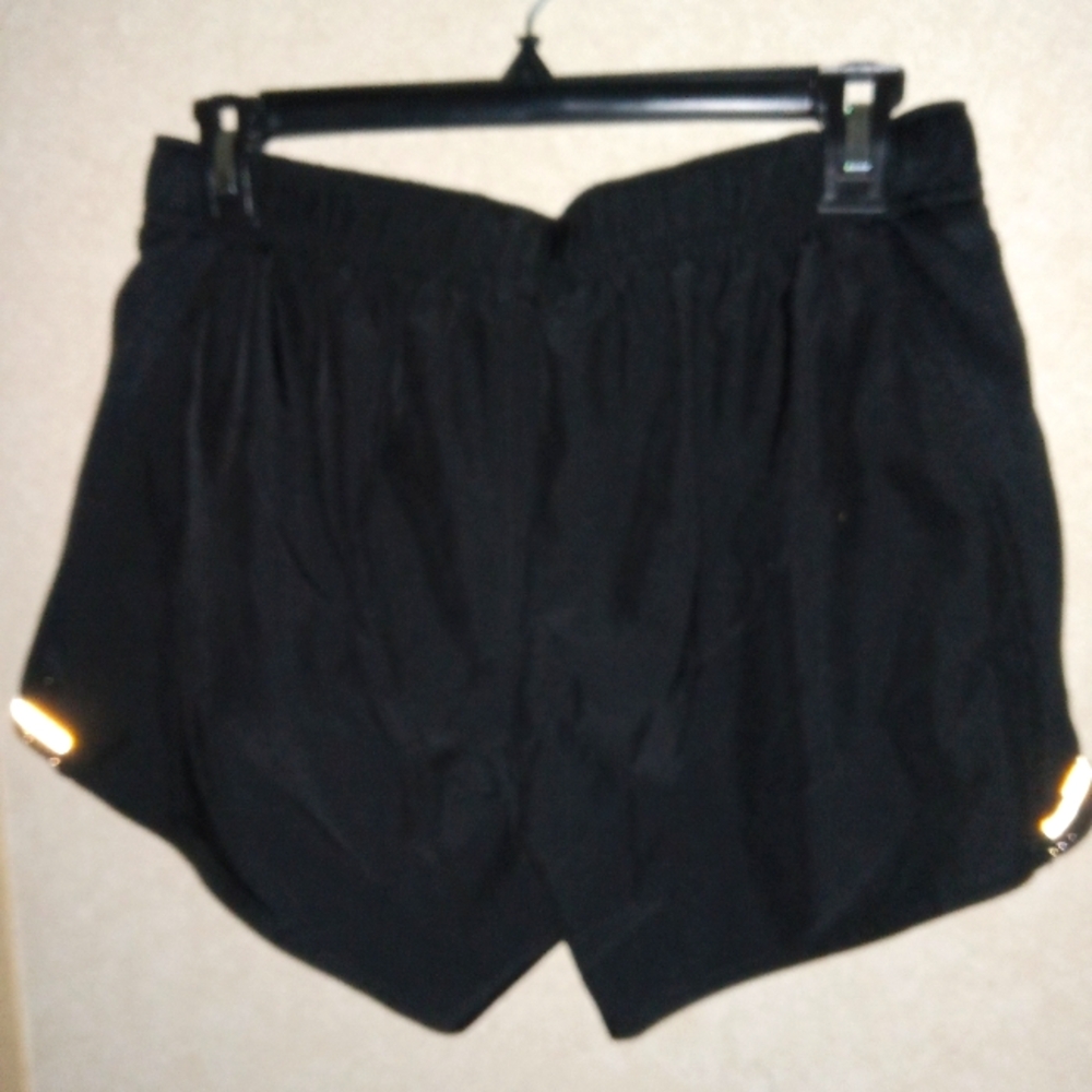 Xersion Shorts - Picture 2 of 6